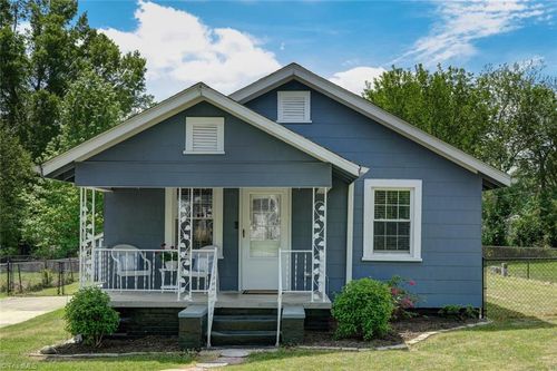 1542 Albright Ave, Burlington, NC, 27215-2062 | Card Image