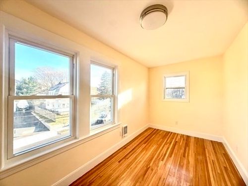 3-135 Independence Ave, Quincy, MA, 02169-7727 | Card Image