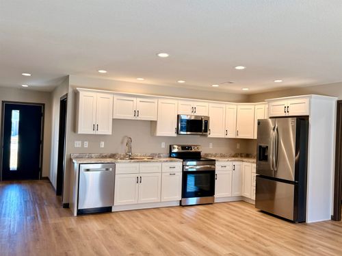 216 34th Ave W, Spencer, IA, 51301-2312 | Card Image