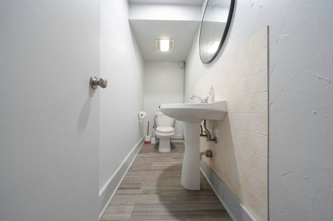 Bathroom 1 | Image 18