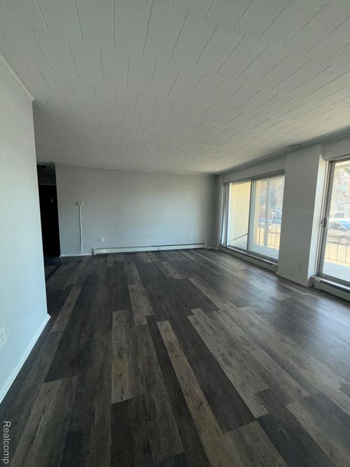 apt-107-8300 E Jefferson Ave, Detroit, MI, 48214-2733 | Card Image