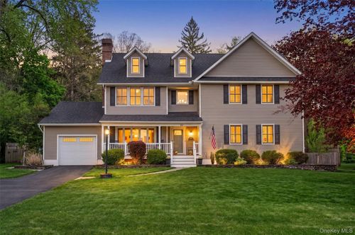 42 Parkway, Goshen, NY, 10924-2122 | Card Image
