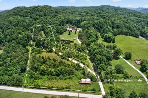 1020 S Dogwood Dr, Berea, KY, 40403-9409 | Card Image