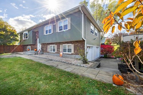 1 Four Winds Dr, Poughkeepsie, NY, 12603-4309 | Card Image