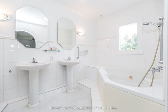 2087 Rumney Rd, House other with 3 bedrooms, 3 bathrooms and 6 parking in Midland ON | Image 27