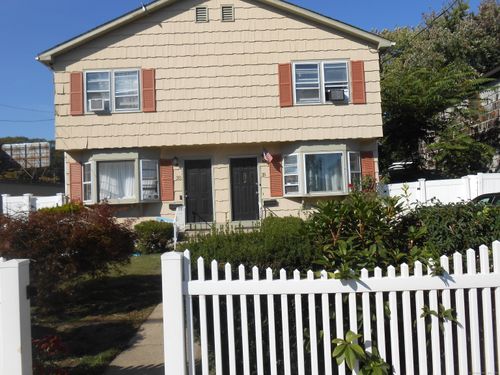 33 Louisiana Ave, Bridgeport, CT, 06610-1542 | Card Image