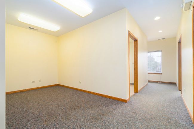 Waiting area | Image 27