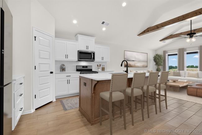 8520 E El Paso St, House other with 4 bedrooms, 2 bathrooms and null parking in Broken Arrow OK | Image 6
