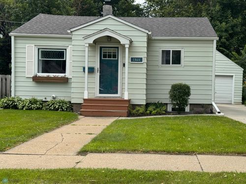 1319 4th Ave N, Moorhead, MN, 56560-2241 | Card Image