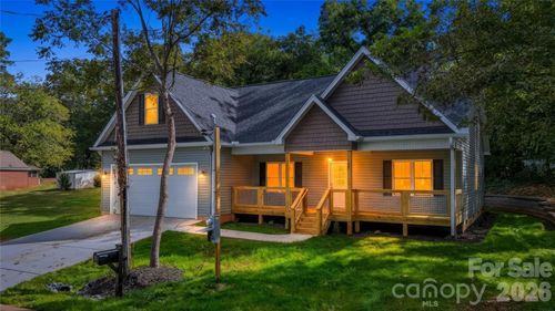 162 4th St Ne, Taylorsville, NC, 28681-2480 | Card Image