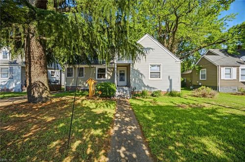 302 Plover Dr, Portsmouth, VA, 23704-1640 | Card Image