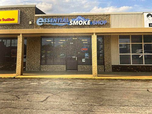 2845 W Parrish Ave, Owensboro, KY, 42301-3337 | Card Image