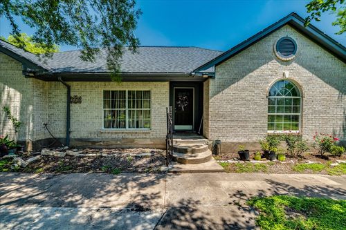 123 Crossroads Dr, Dale, TX, 78616-2830 | Card Image