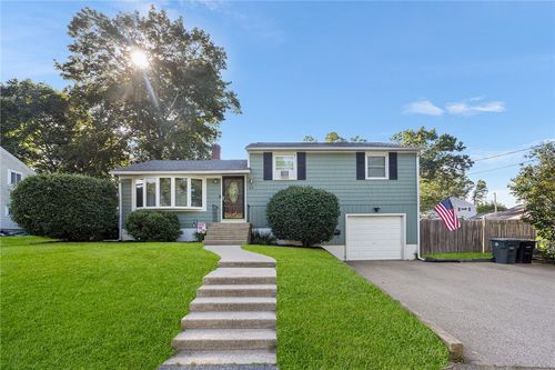 62 Pembroke Ln, Coventry, RI, 02816-7127 | Card Image