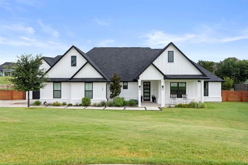 105 Kaya Ct, Weatherford, TX, 76087-1040 | Card Image