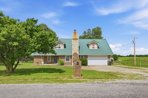 22733 Lawrence 1050, Pierce City, MO, 65723-8165 | Card Image