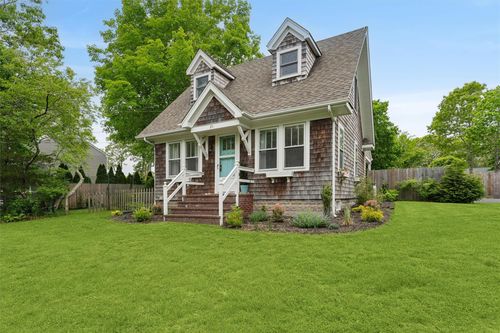 21 Summit Blvd, Westhampton, NY, 11977-1127 | Card Image