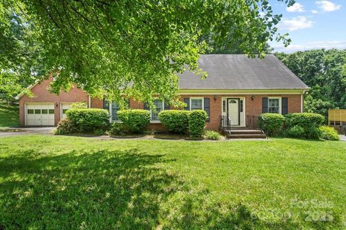 8017 Prince George Rd, Charlotte, NC, 28210-4223 | Card Image