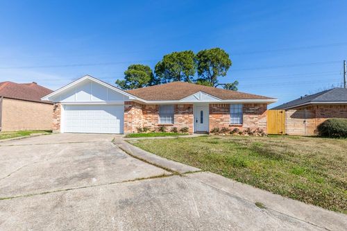 8502 Lynwood Ln, Port Arthur, TX, 77642-7213 | Card Image