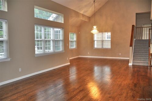 23 Deer Tree Ln, Briarcliff Manor, NY, 10510-1752 | Card Image