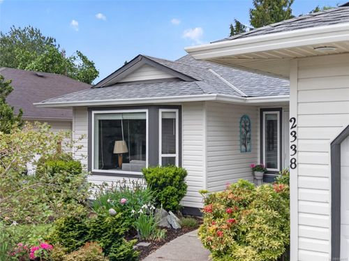 2338 9th St E, Courtenay, BC, V9N8Z2 | Card Image