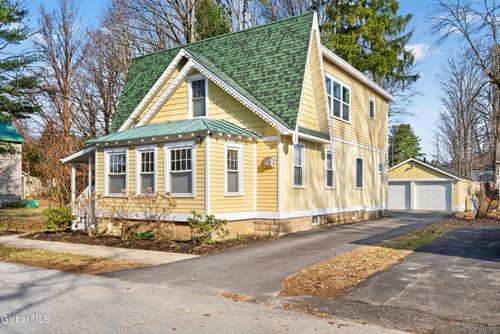 4 Ave A, Saratoga Springs, NY, 12866-8547 | Card Image