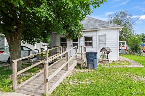 615 E Buchanan Street, Litchfield, IL, 62056 | Card Image