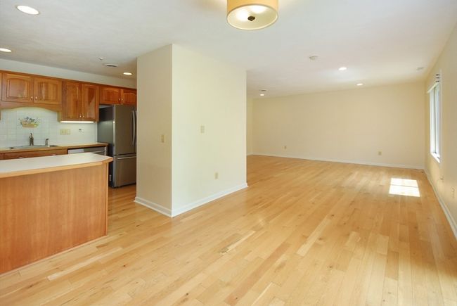 UNIT-3 - 19 Concord Greene, Condo with 2 bedrooms, 2 bathrooms and 1 parking in Concord MA | Image 13