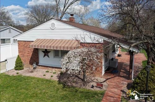 2515 Boxford St, Trenton, MI, 48183-2452 | Card Image