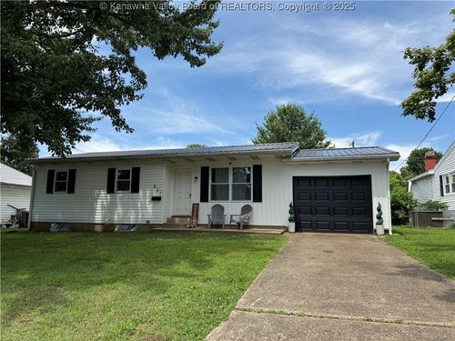 637 Douglas Ave, Ravenswood, WV, 26164-1209 | Card Image