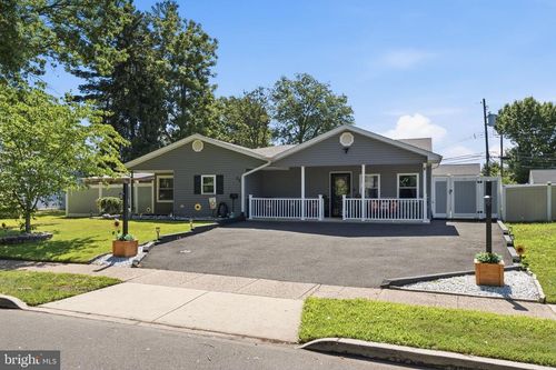 32 Orchard Ln, LEVITTOWN, PA, 19055-1505 | Card Image