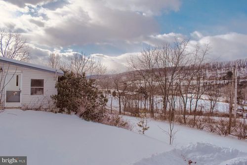 435 Neitz Valley Rd, SELINSGROVE, PA, 17870-8237 | Card Image