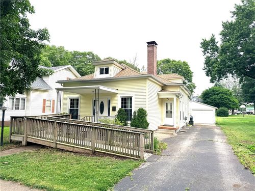 104 Gilbert St, Rossville, IL, 60963-1126 | Card Image