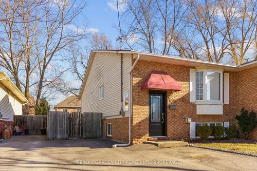 1047 Vansickle Rd N, Saint Catharines, ON, L2S2X4 | Card Image