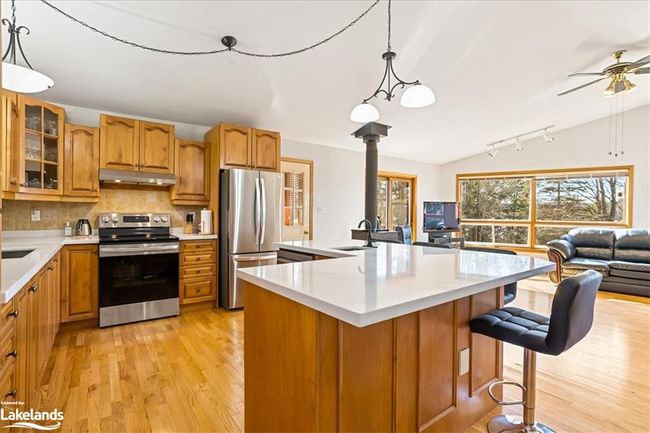 1083 Steeplechase Dr, House other with 3 bedrooms, 2 bathrooms and 10 parking in Algonquin Highlands ON | Image 6