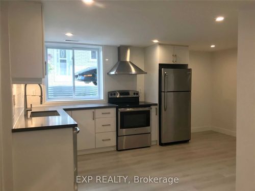 421-421 Woodcrest Ave, Oshawa, ON, L1J2T5 | Card Image