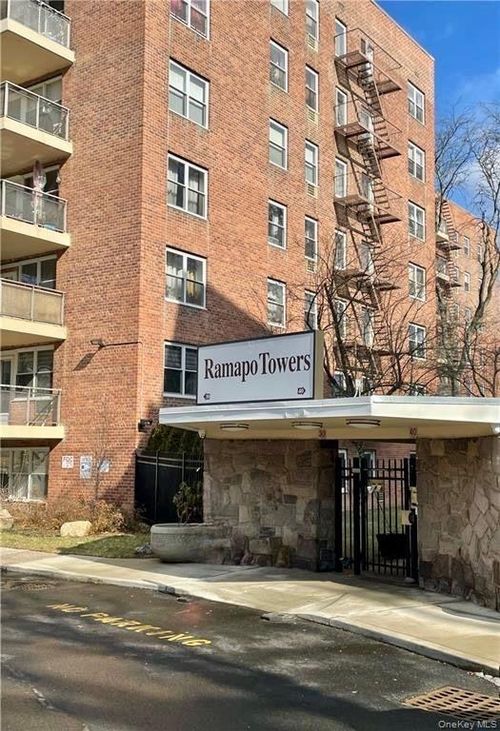 6l-30 S Cole Ave, Spring Valley, NY, 10977-5417 | Card Image