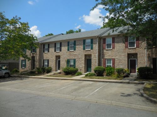 353 Furlong View Ct, Lexington, KY, 40511-8827 | Card Image
