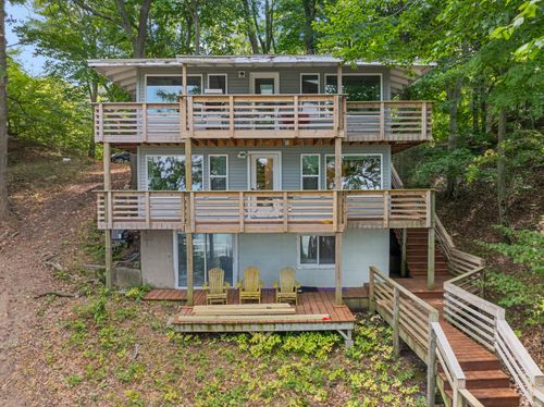 north-cottage-5959 Lake Harbor Road, Norton Shores, MI, 49441 | Card Image