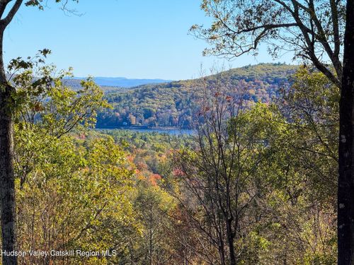 132 Valley View Way, Lake Hill, NY, 12448-5119 | Card Image