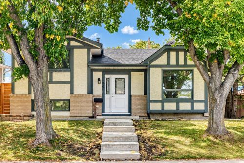 55 Mckinley Way Se, Calgary, AB, T2Z1V1 | Card Image