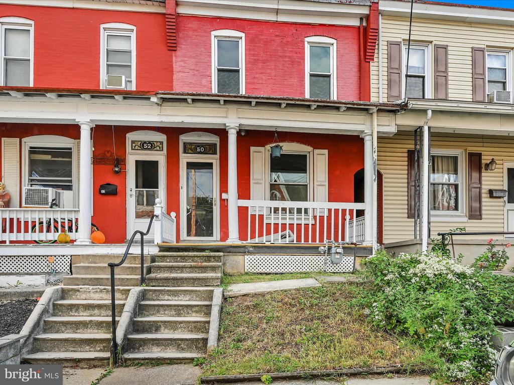 Locust St, Fleetwood, PA 19522
