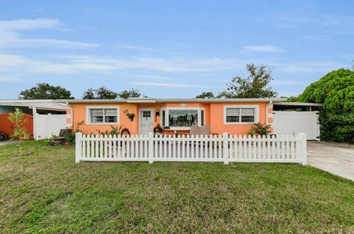 740 Loquat Dr, TARPON SPRINGS, FL, 34689-2423 | Card Image