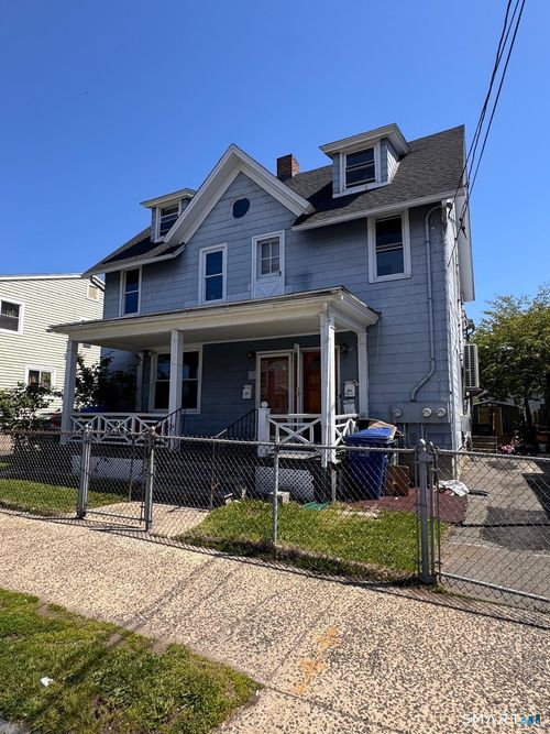 384 Wells St, Bridgeport, CT, 06606-5428 | Card Image