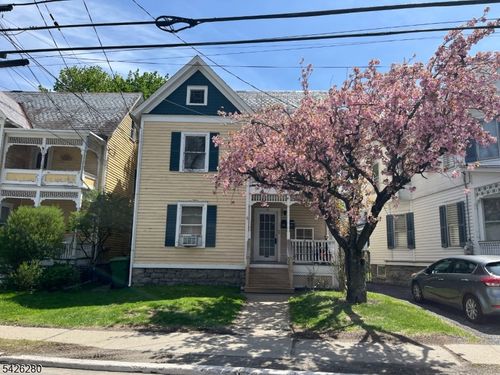 68 High St, Newton, NJ, 07860-1719 | Card Image