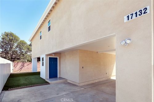 17134 Saticoy St, Lake Balboa, CA, 91406-2146 | Card Image
