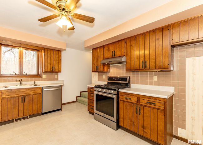 9721 234 Th St N, House other with 3 bedrooms, 2 bathrooms and null parking in Port Byron IL | Image 22