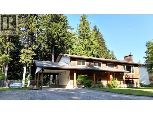 1637 Birch Dr, Revelstoke, BC, V0E2S1 | Card Image