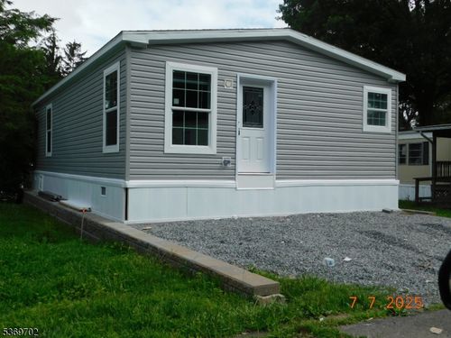 48 Back St, Oxford, NJ, 07863-3605 | Card Image