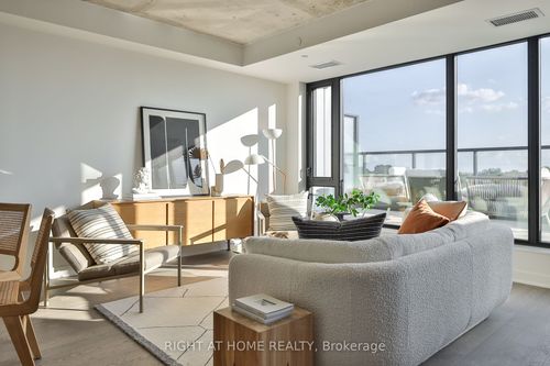 607-2720 Dundas St W, Toronto, ON, M6P0C3 | Card Image